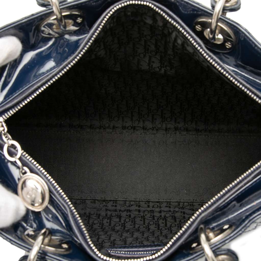 Dior Large Patent Cannage Lady Dior Blue Leather Good condition - Model View
