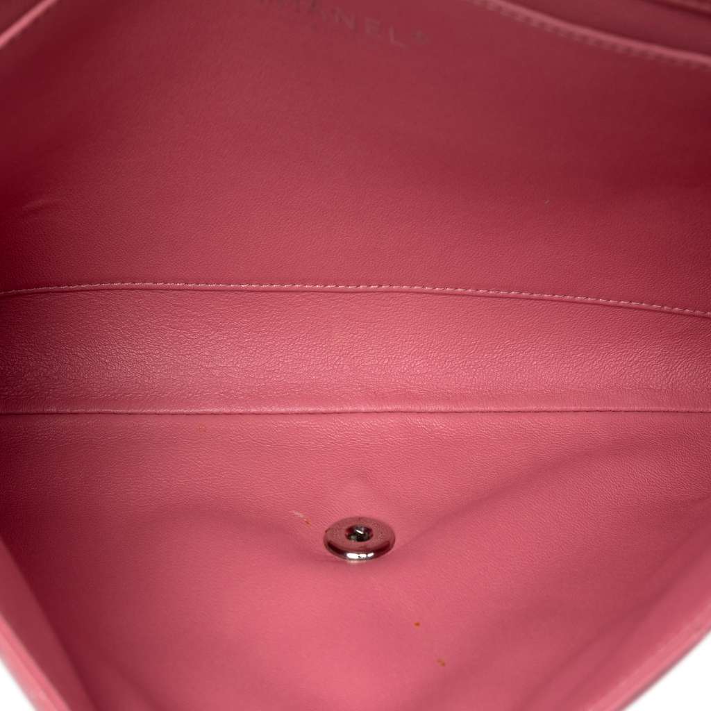 Chanel CC Quilted Lambskin Flap Clutch on Chain Pink Leather Good condition - Model View