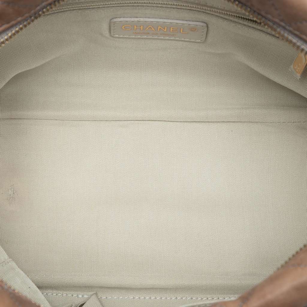 Chanel CC Quilted Iridescent Calfskin Tweed Bowler Bag Brown Leather Good condition - Model View