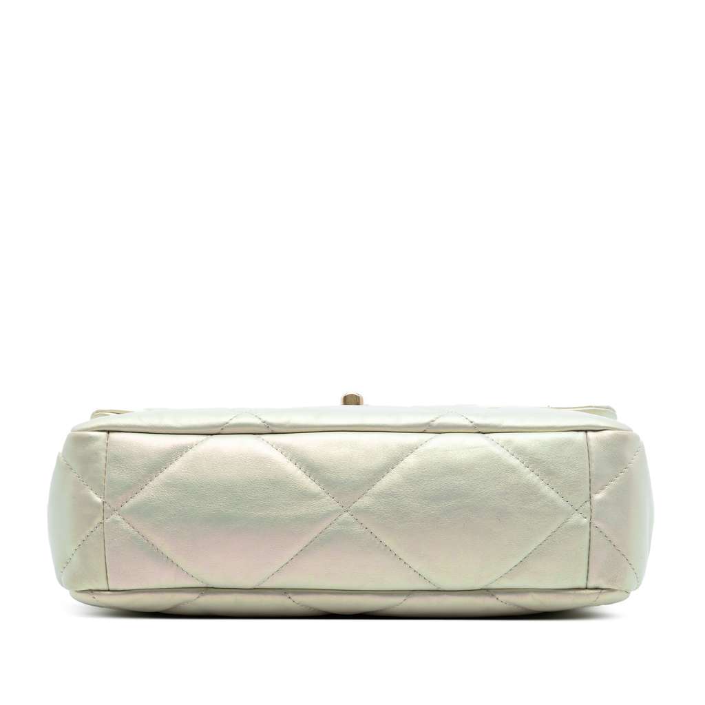 Chanel Large Iridescent Lambskin 19 Flap Silver Leather Good condition - Inside View