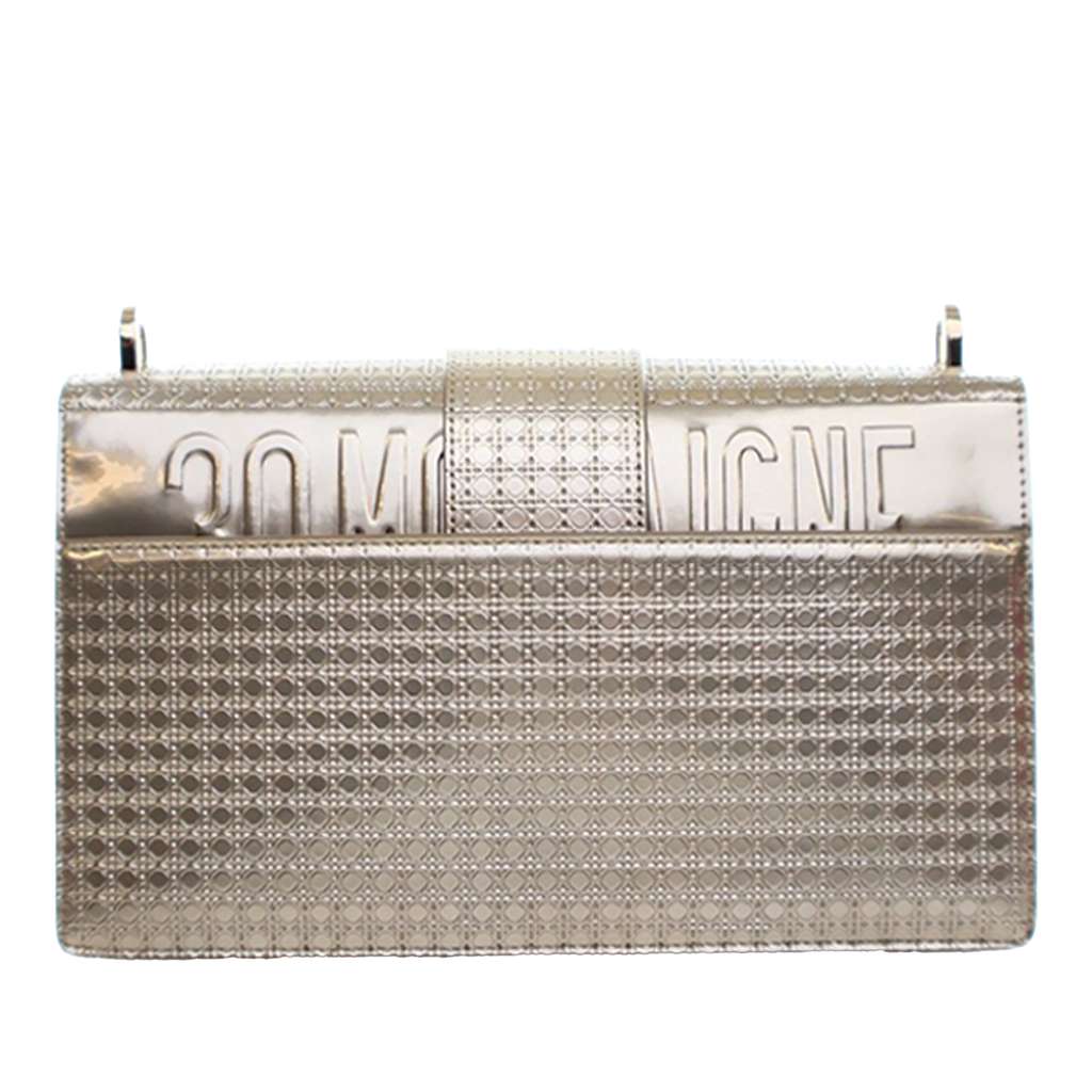 Dior Metallic Calfskin Microcannage 30 Montaigne Chain Flap Gold Leather Good condition - Model View