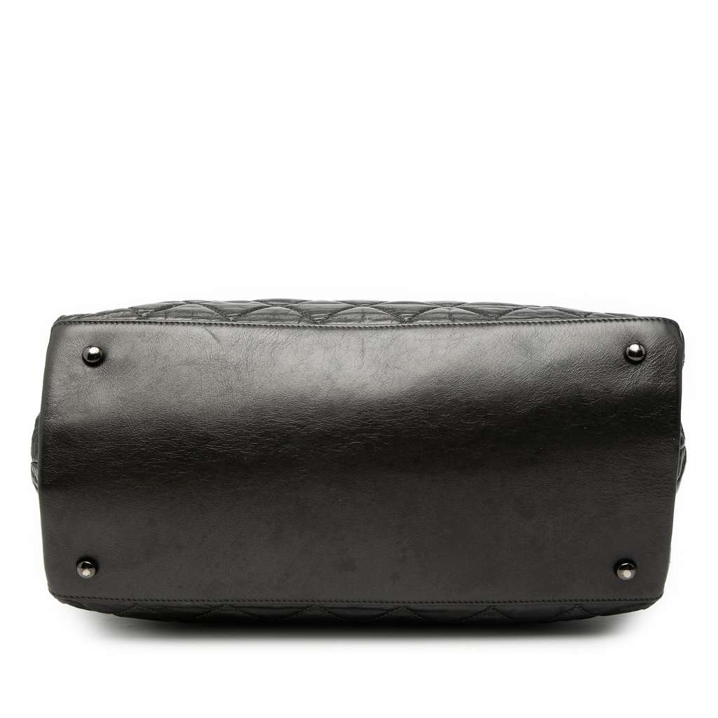 Chanel Small Quilted Calfskin Chain Me Tote Black Leather Good condition - Inside View