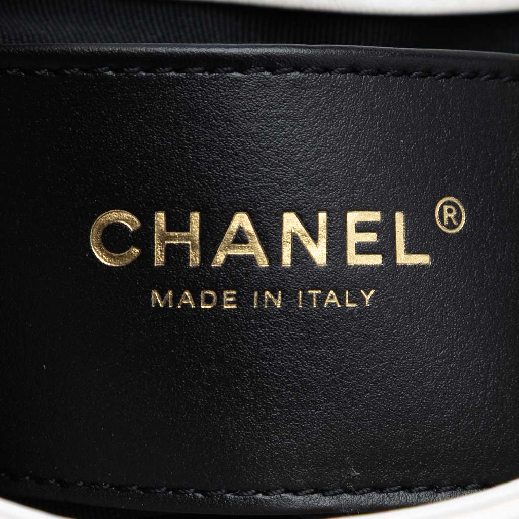 Chanel Small Quilted Lambskin Giant CC Chain Compartment Messenger Bag White Leather Good condition - Box View