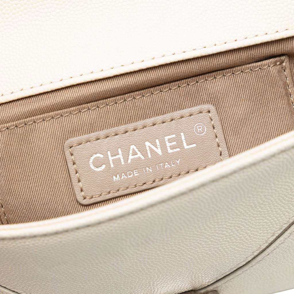 Chanel Small Macro Chevron Caviar Flap White Leather Good condition - Box View