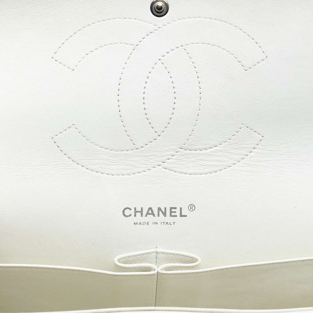 Chanel Jumbo Classic Caviar Double Flap White Leather Good condition - Box View