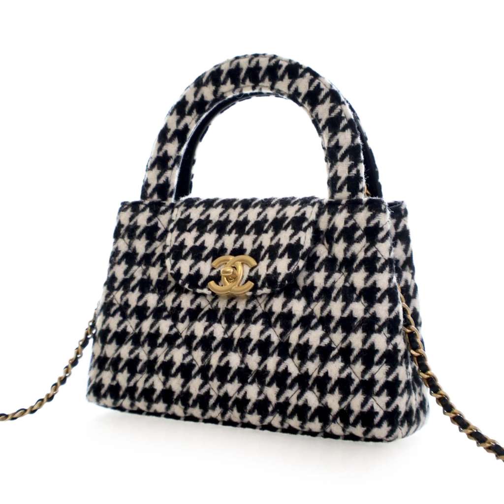 Chanel Nano Quilted Houndstooth Tweed Kelly Shopper Bag Black Tweed Very good condition - Model View