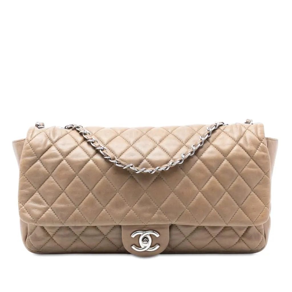 Chanel Jumbo Quilted Lambskin Coco Rain Flap Brown Leather Very good - Front View