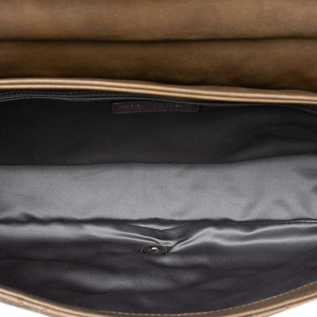 Chanel Jumbo Quilted Lambskin Coco Rain Flap Brown Leather Good condition - Model View