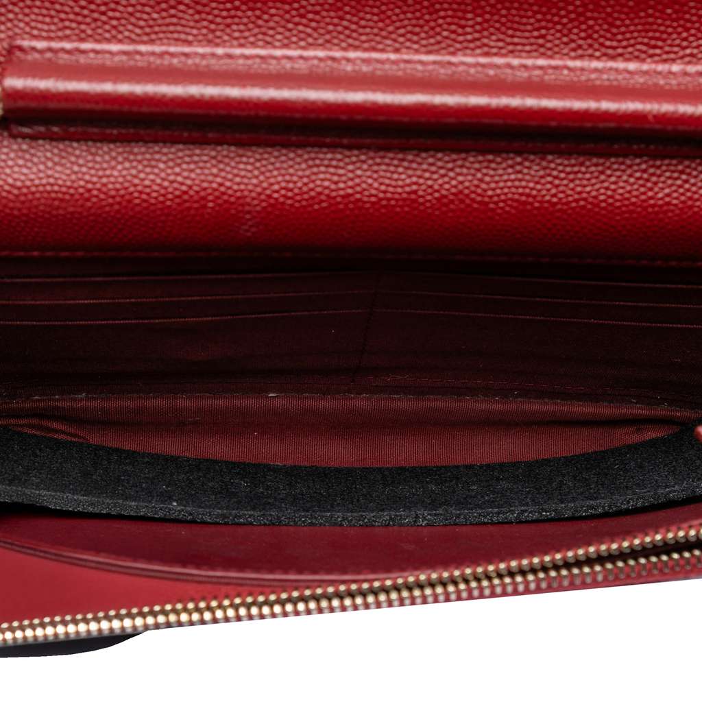 Chanel Quilted Caviar Golden Class Wallet On Chain Red Leather Good condition - Model View