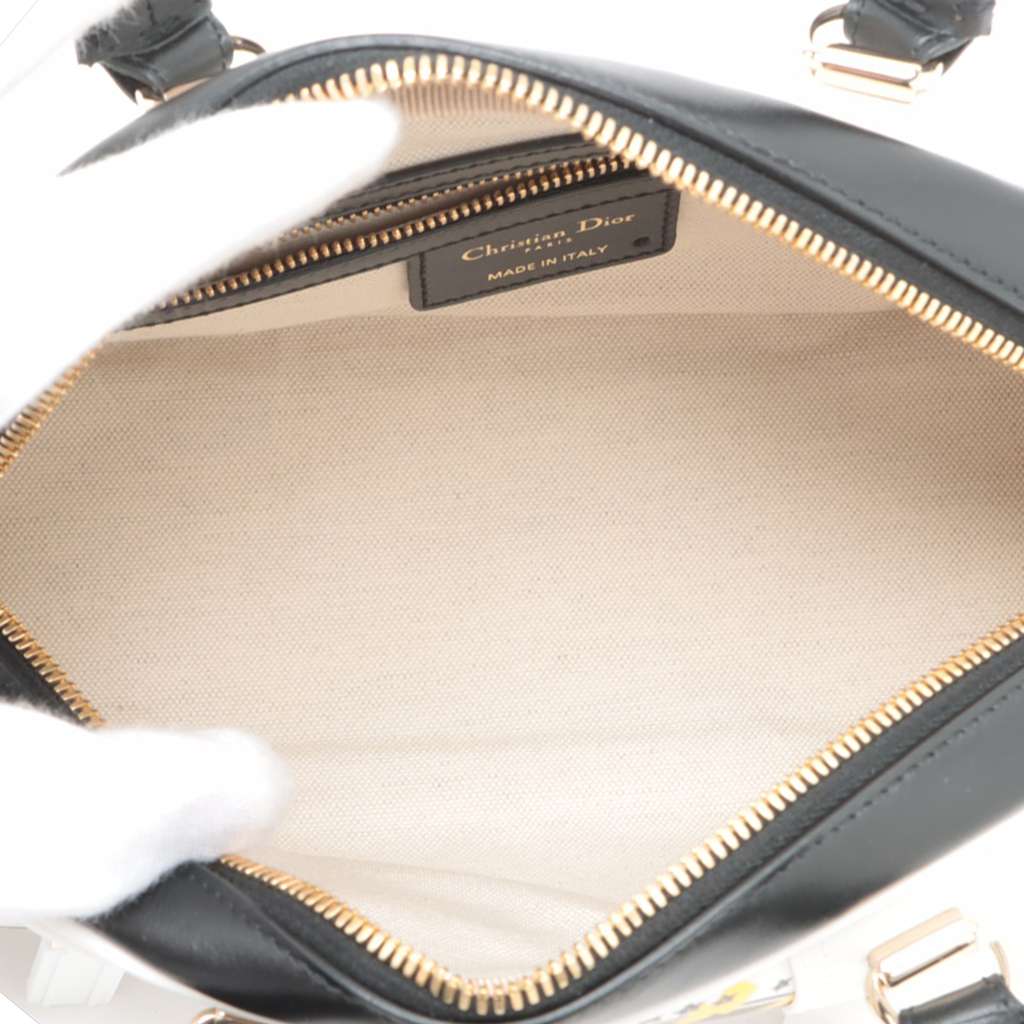 Dior Small Leather Tiger Dior Vibe Zip Bowling Bag White Leather Very good condition - Inside View