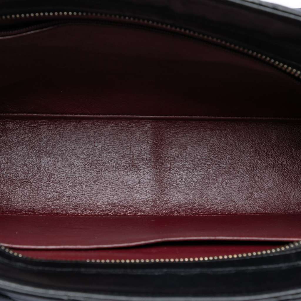 Chanel CC Quilted Lambskin Front Pocket Crossbody Black Leather Good condition - Model View