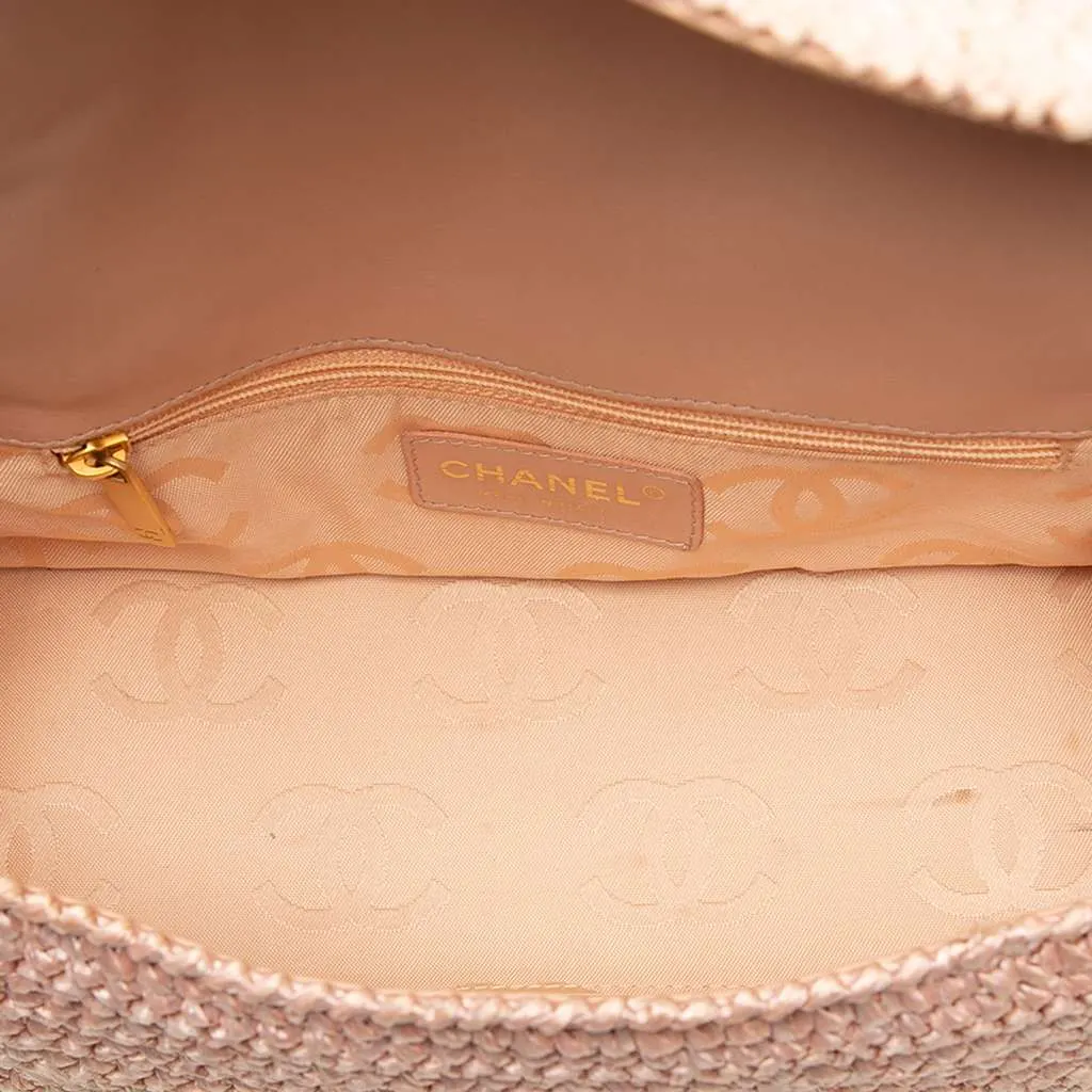 Chanel CC Woven Raffia Flap Pink Very good - Model View