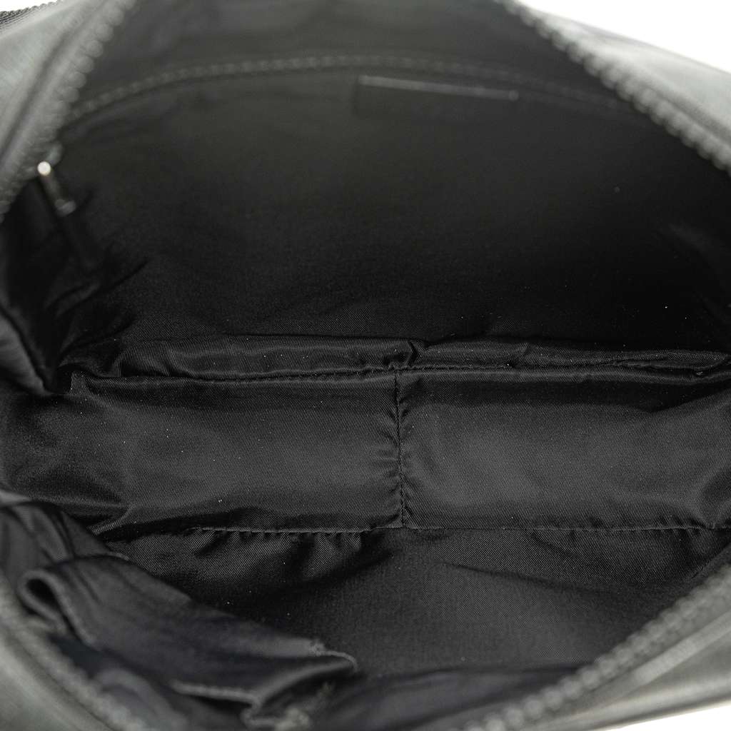 Gucci GG Supreme Crossbody Black Canvas Good condition - Model View