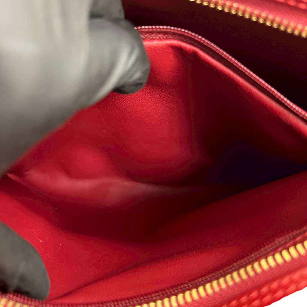 Saint Laurent Leather Crossbody Red Leather Good condition - Model View