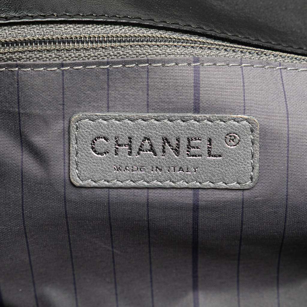 Chanel CC Studded Lambskin East West Flap Black Leather Good condition - Box View