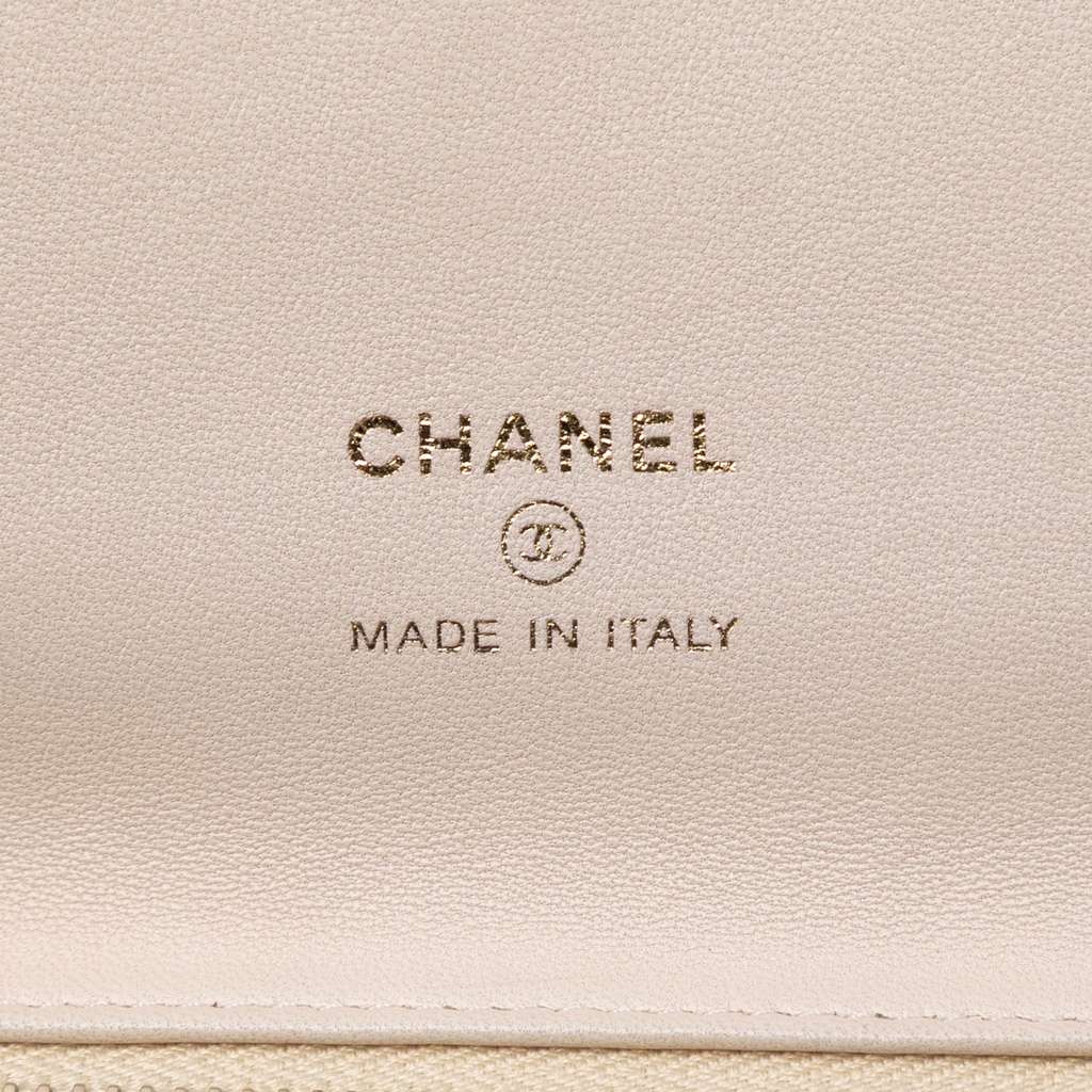 Chanel Large Shiny Crumpled Calfskin 31 Clutch White Leather Very good condition - Box View