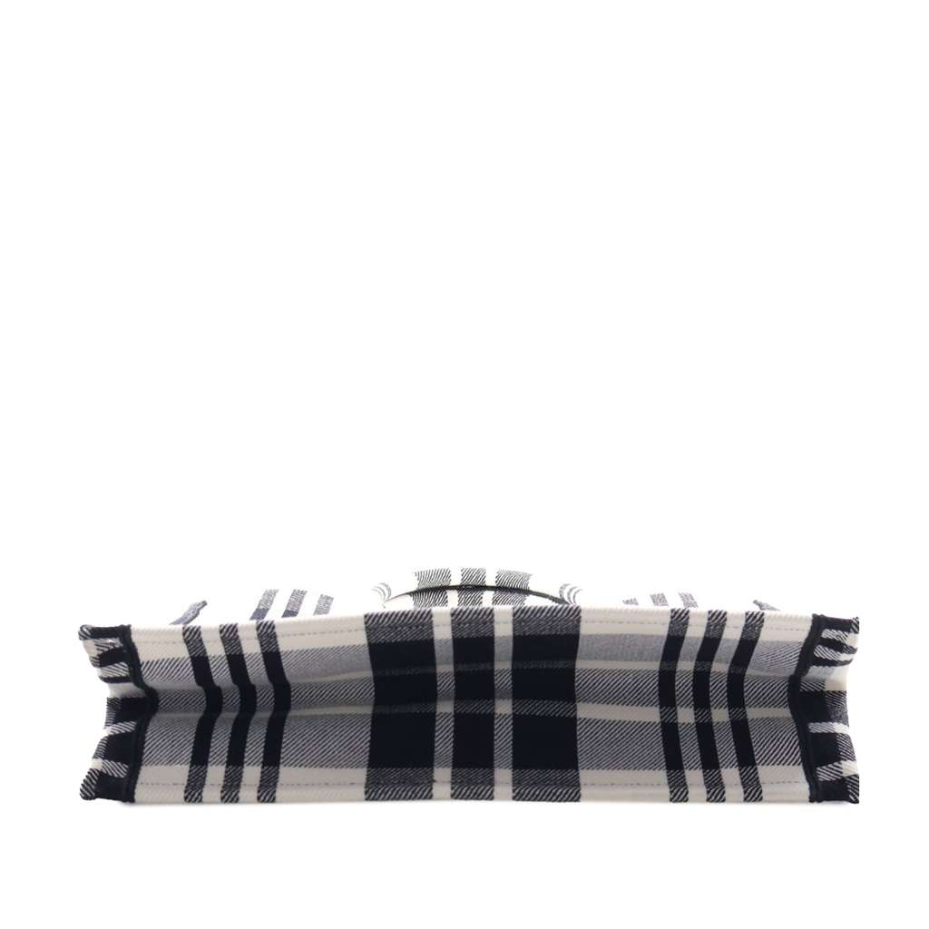 Dior Large Embroidered Canvas Check n Dior Book Tote White Canvas Good condition - Inside View