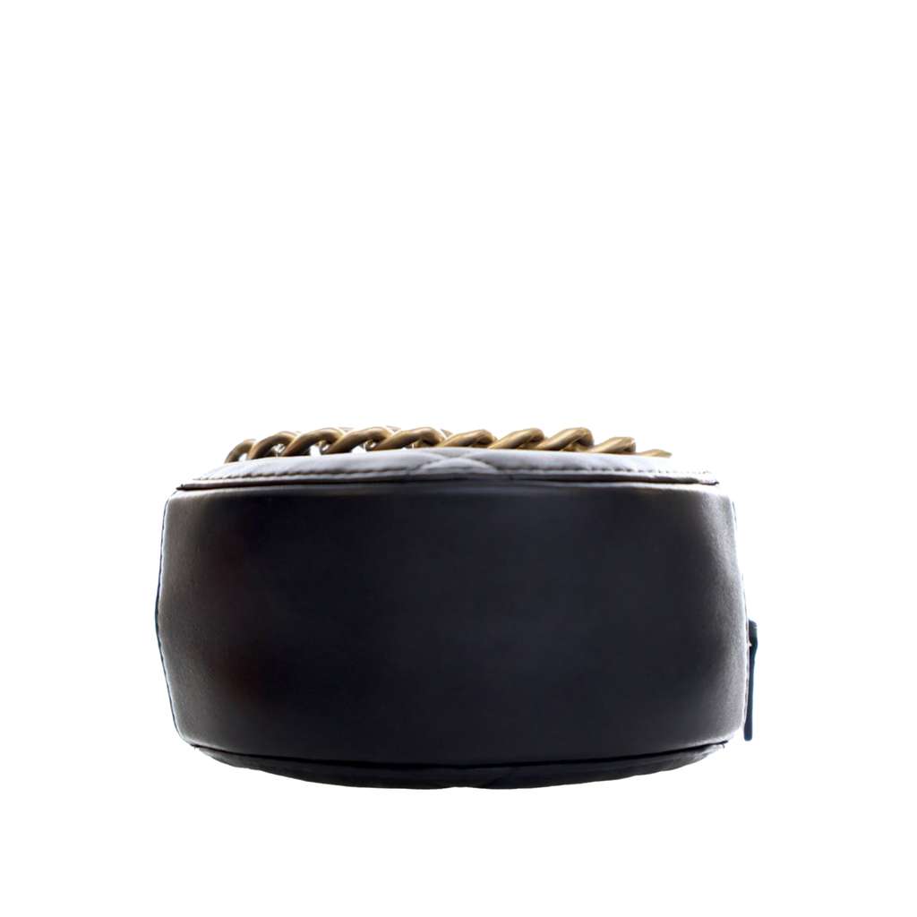 Chanel Lambskin 19 Round Clutch with Chain Black Leather Good condition - Inside View