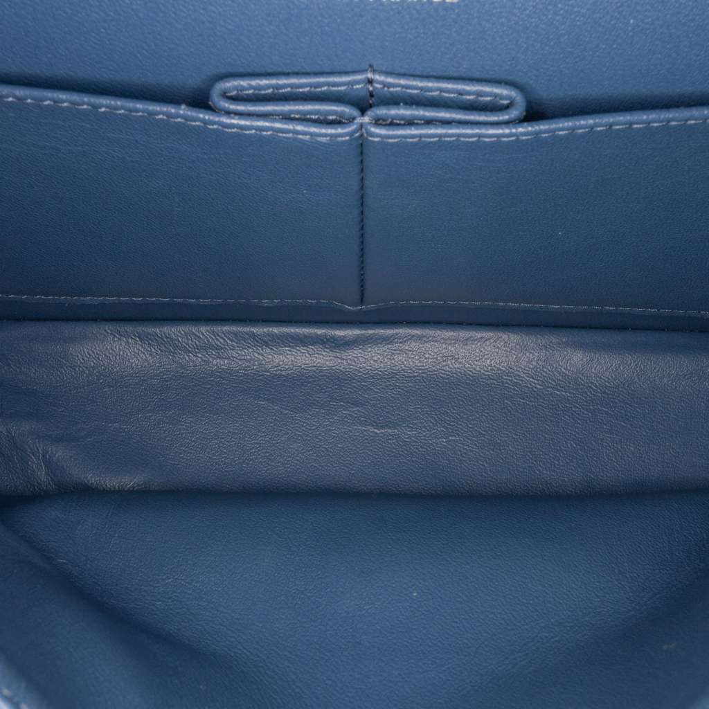 Chanel Medium Classic Printed Denim Double Flap Blue Denim Very good condition - Model View