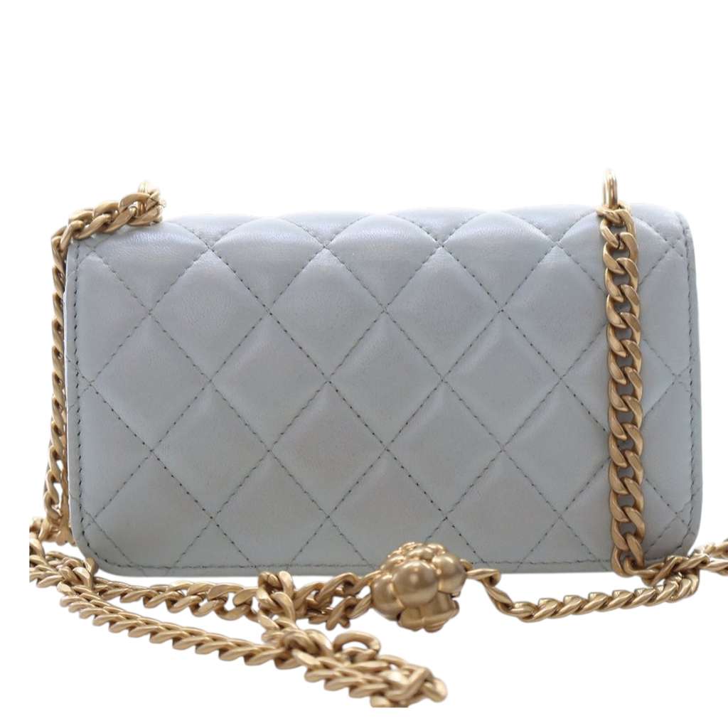 Chanel Mini CC Lambskin Camellia Crush Clutch With Chain Blue Leather Good condition - Model View