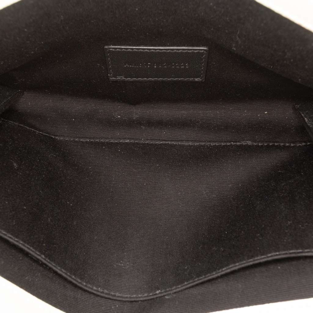 Saint Laurent Grain De Poudre Matelasse Cassandre Flap Pouch White Leather Good condition - Model View