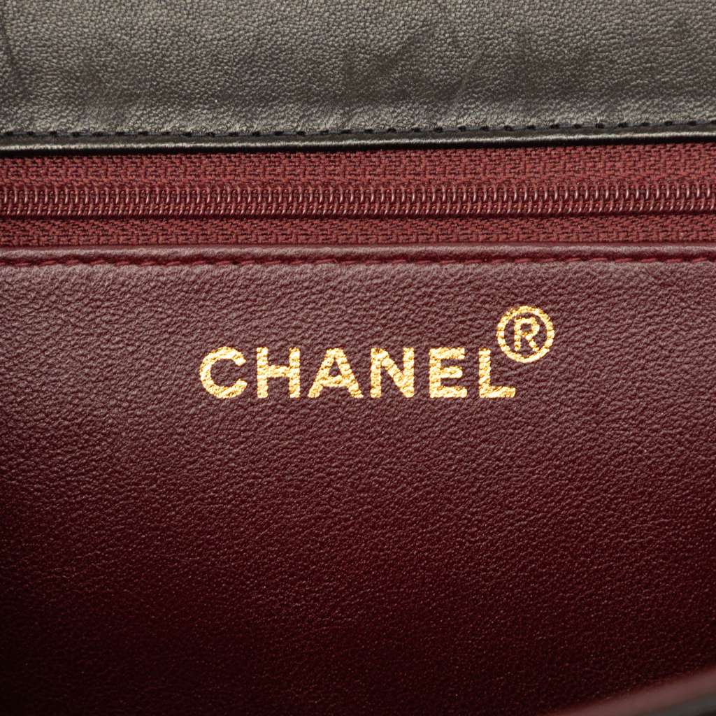 Chanel CC Quilted Lambskin Single Flap Black Leather Good condition - Box View