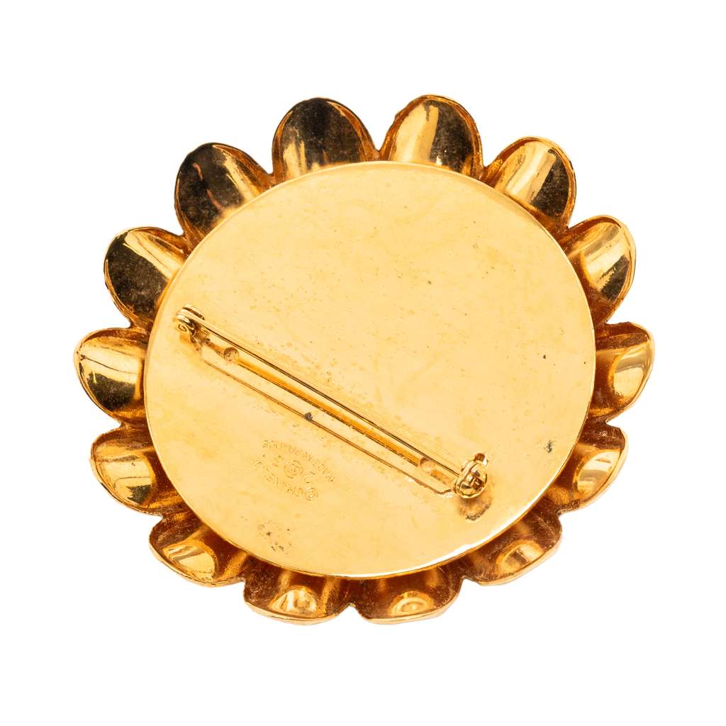 Chanel Gold Plated Faux Pearl Daisy Brooch Gold Metal Good condition - Back View