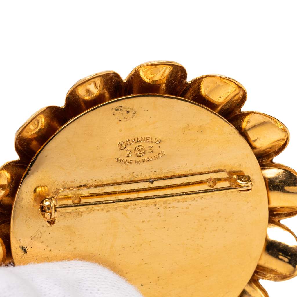 Chanel Gold Plated Faux Pearl Daisy Brooch Gold Metal Good condition - Inside View
