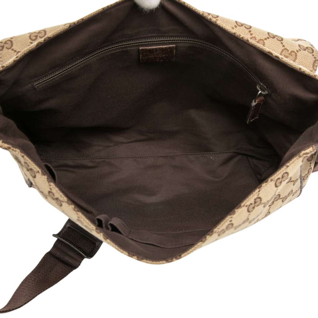 Gucci GG Canvas Messenger Bag Brown Canvas Good condition - Model View
