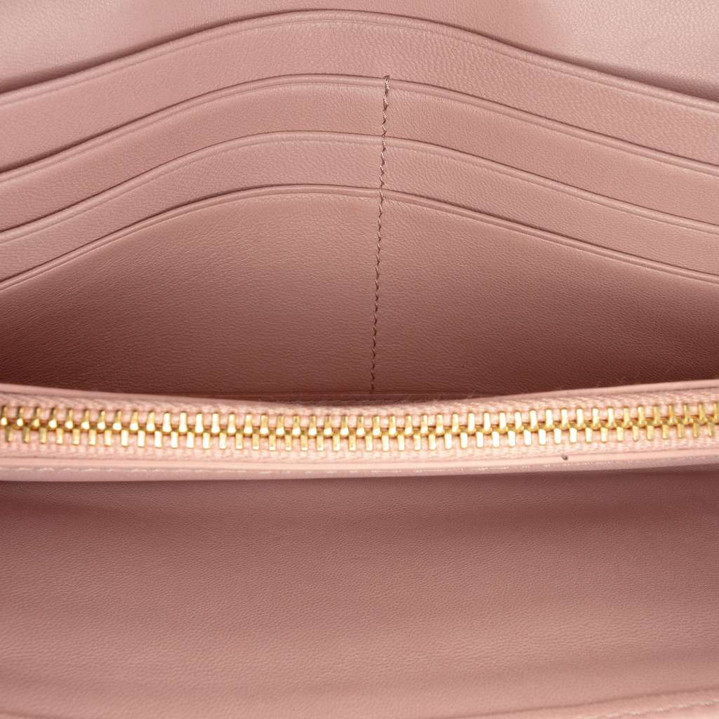 Miu Miu Matelasse Nappa Wallet On Chain Pink Leather Good condition - Model View