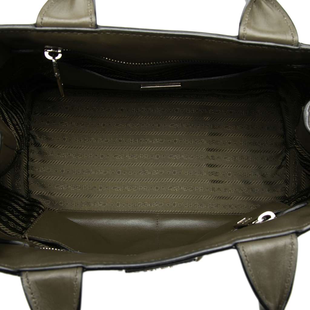 Prada Vitello Daino Vertical Stitched Top Handle Bag Green Leather Good condition - Model View