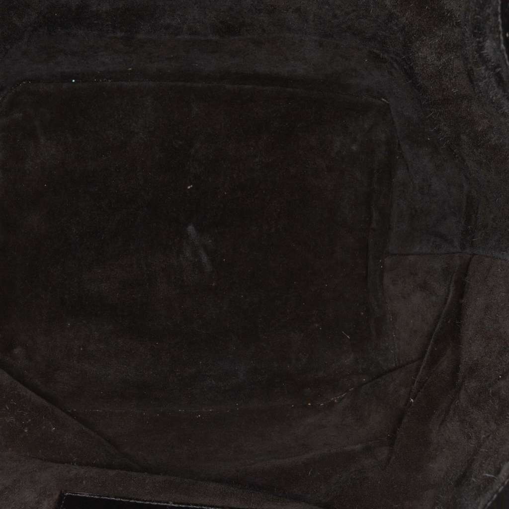 Saint Laurent Crocodile Embossed Calfskin Emmanuelle Bucket Bag Black Leather Good condition - Model View