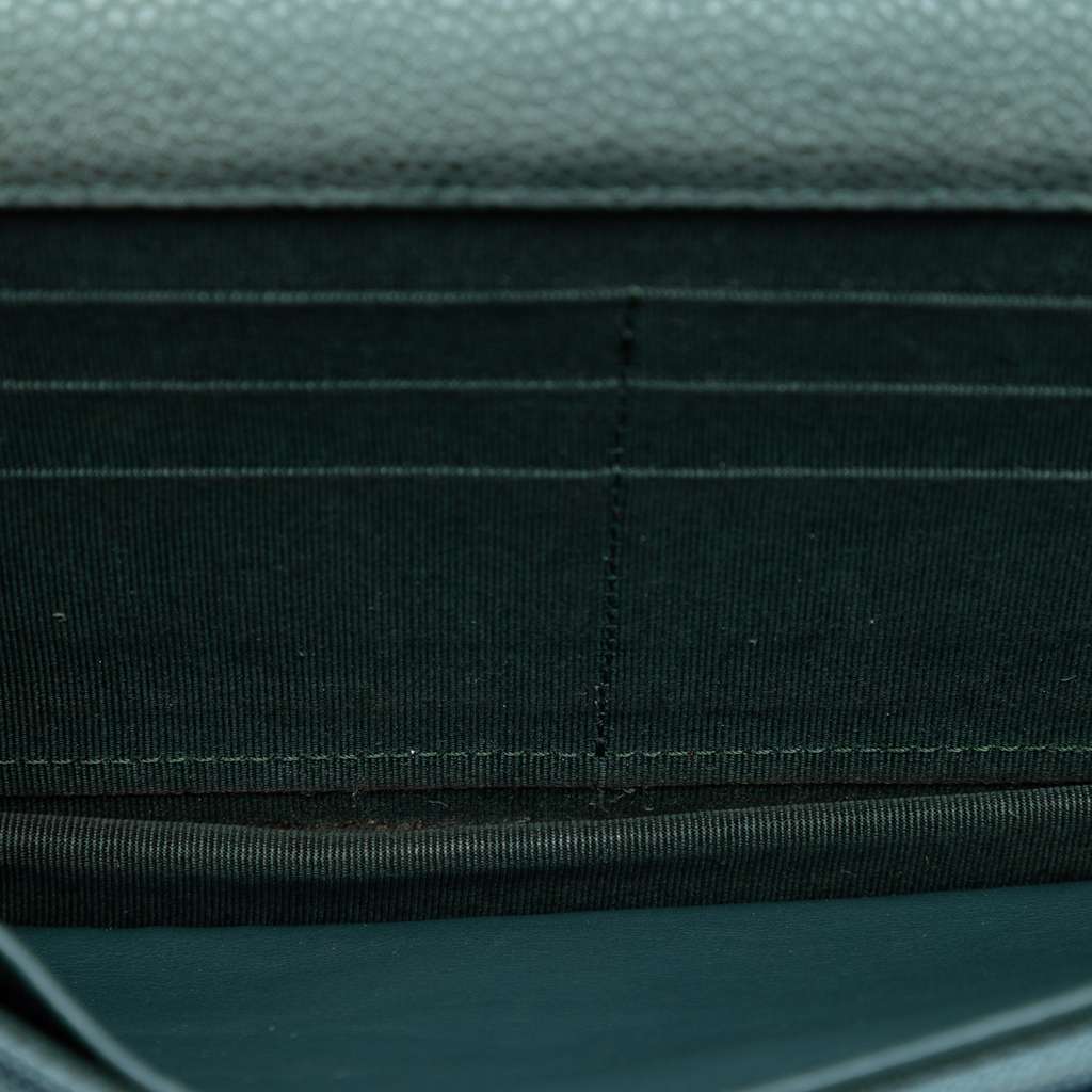 Chanel CC Quilted Caviar Wallet on Chain Blue Leather Good condition - Model View