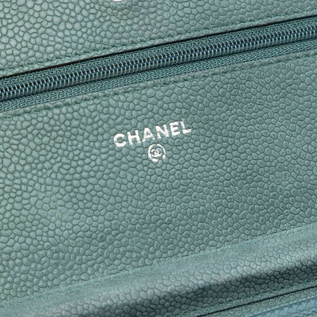 Chanel CC Quilted Caviar Wallet on Chain Blue Leather Good condition - Box View