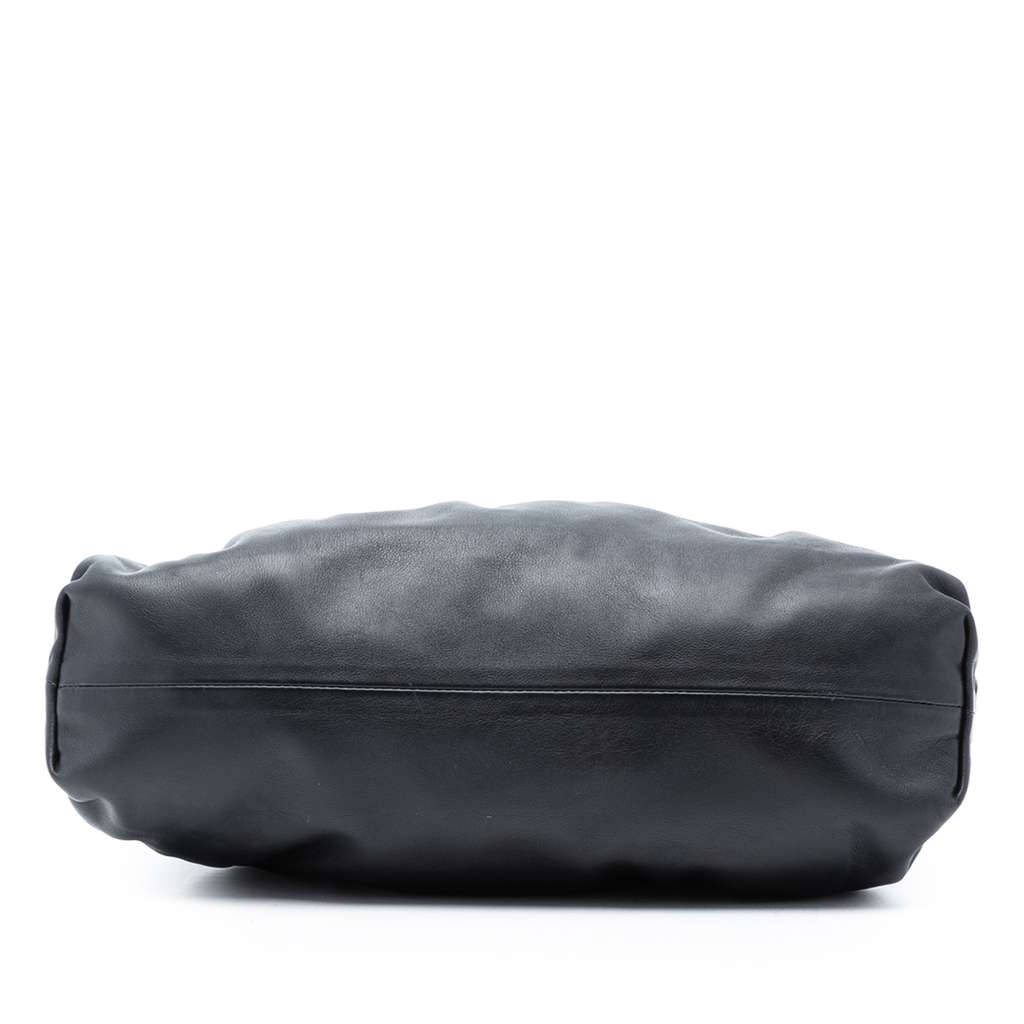 Bottega Veneta Lambskin The Pouch Black Leather Good condition - Inside View