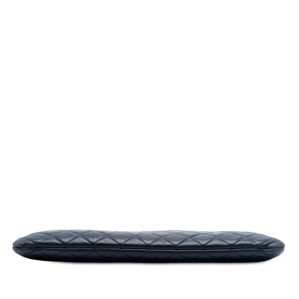 Chanel Large Quilted Lambskin Casino Charms O Case Clutch Blue Leather Good condition - Inside View