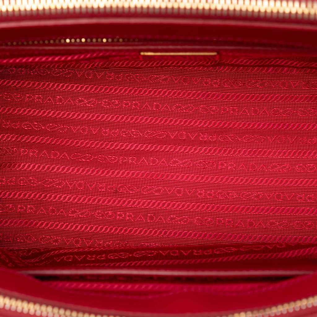 Prada Small Saffiano Lux Galleria Double Zip Satchel Red Leather Good condition - Model View