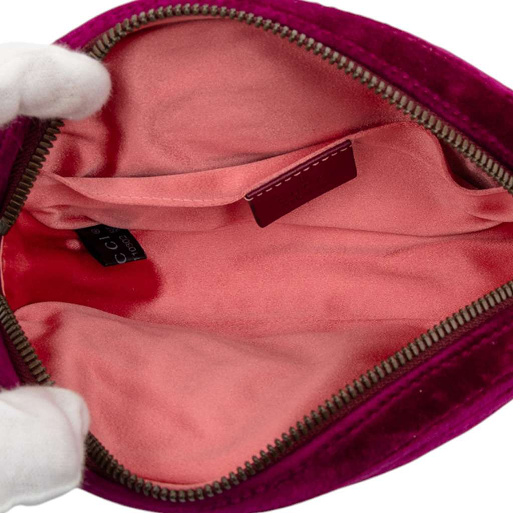 Gucci GG Marmont Matelasse Velvet Belt Bag Purple Velvet Good condition - Model View