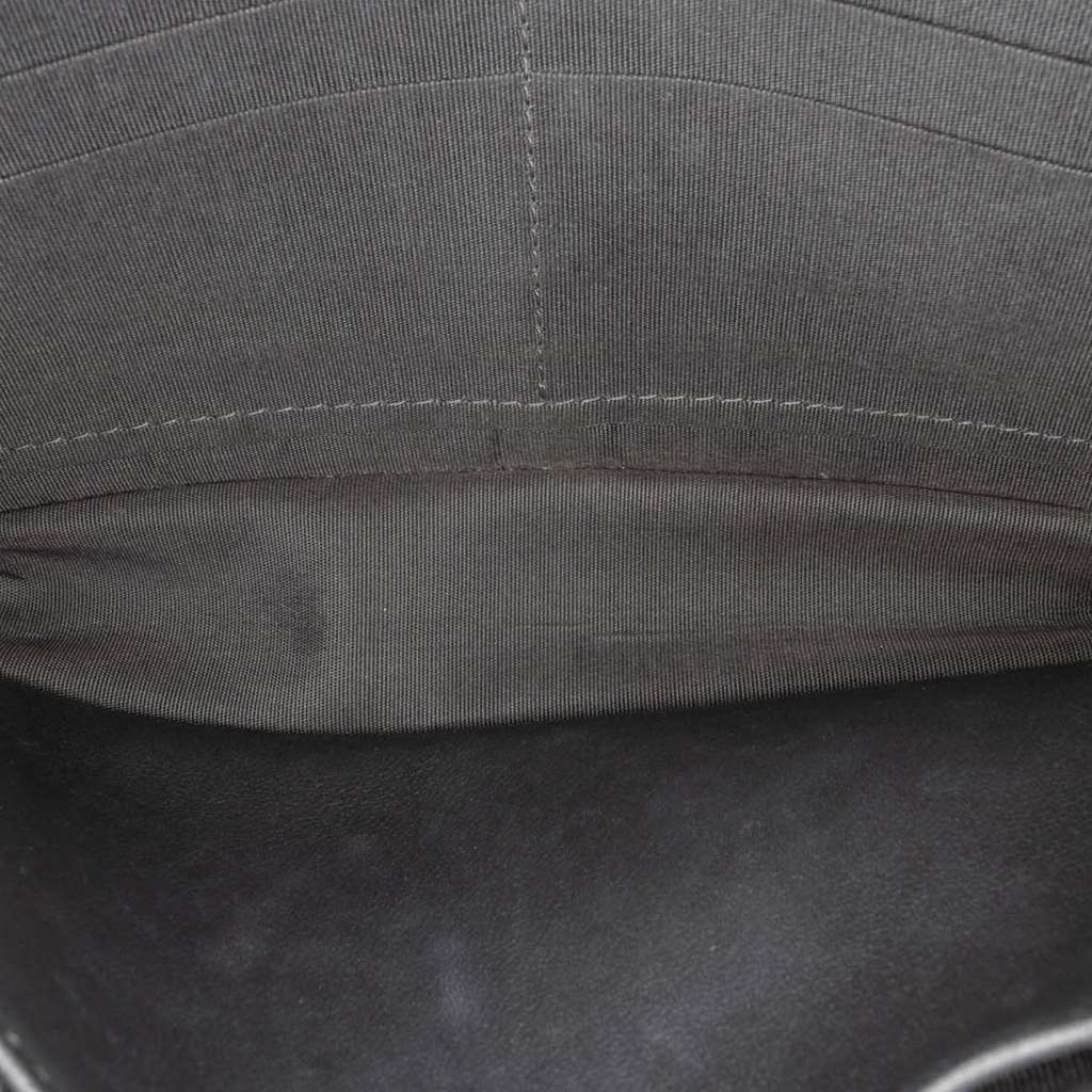 Chanel CC Studded Lambskin Camellia Wallet On Chain Black Leather Good condition - Model View