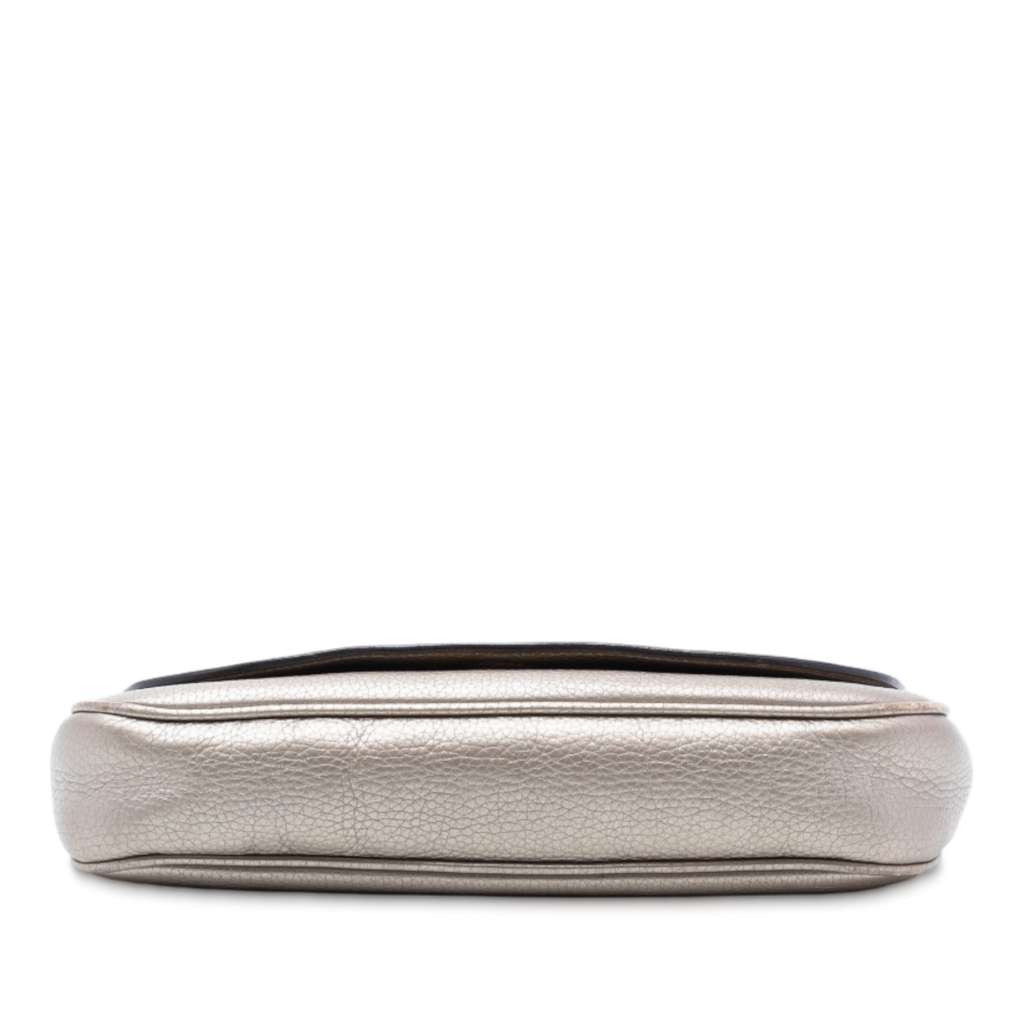 Gucci Medium Metallic Leather Soho Chain Flap Crossbody Gold Leather Good condition - Inside View