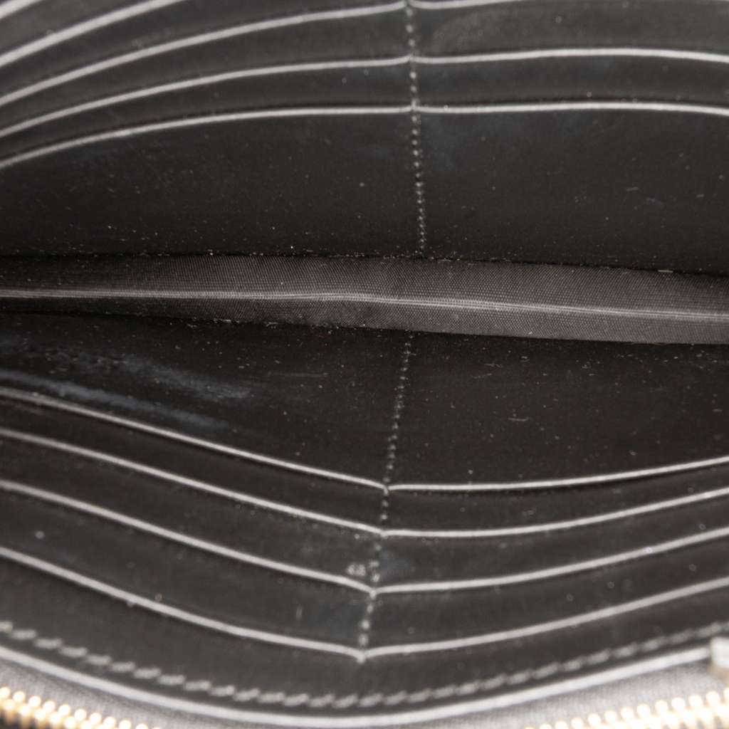 Gucci Guccissima Interlocking G Wallet On Chain Black Leather Good condition - Model View