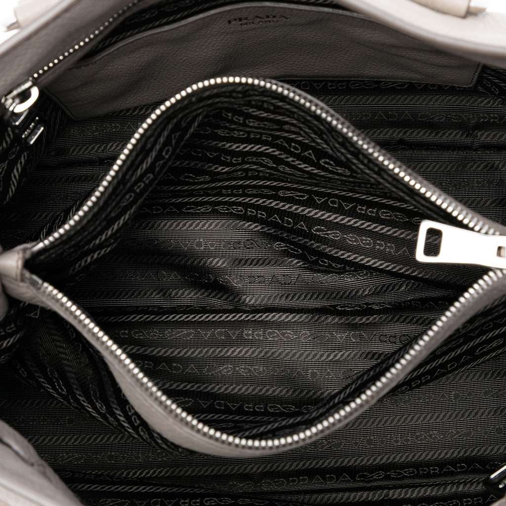 Prada Vitello Daino Open Convertible Tote Grey Leather Good condition - Model View