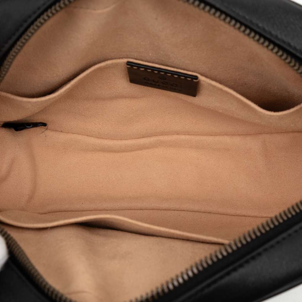 Gucci GG Marmont Matelasse Leather Belt Bag Black Leather Good condition - Model View