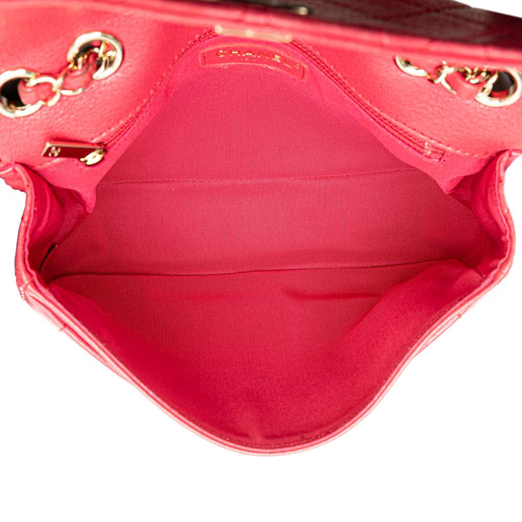 Chanel Medium Quilted Goatskin Coco Curve Flap Red Leather Good condition - Model View