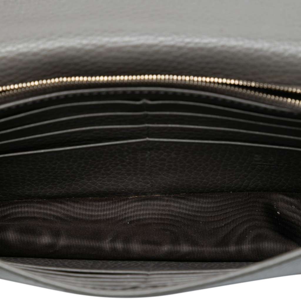 Gucci Interlocking G Dollar Calfskin Wallet on Chain Grey Leather Good condition - Model View