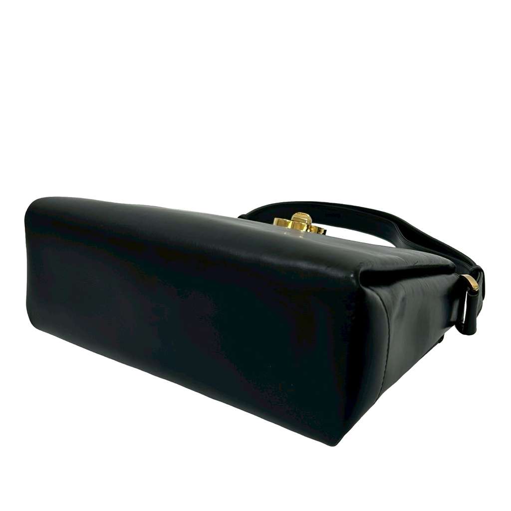 Gucci Leather Shoulder Bag Black Leather Good condition - Model View