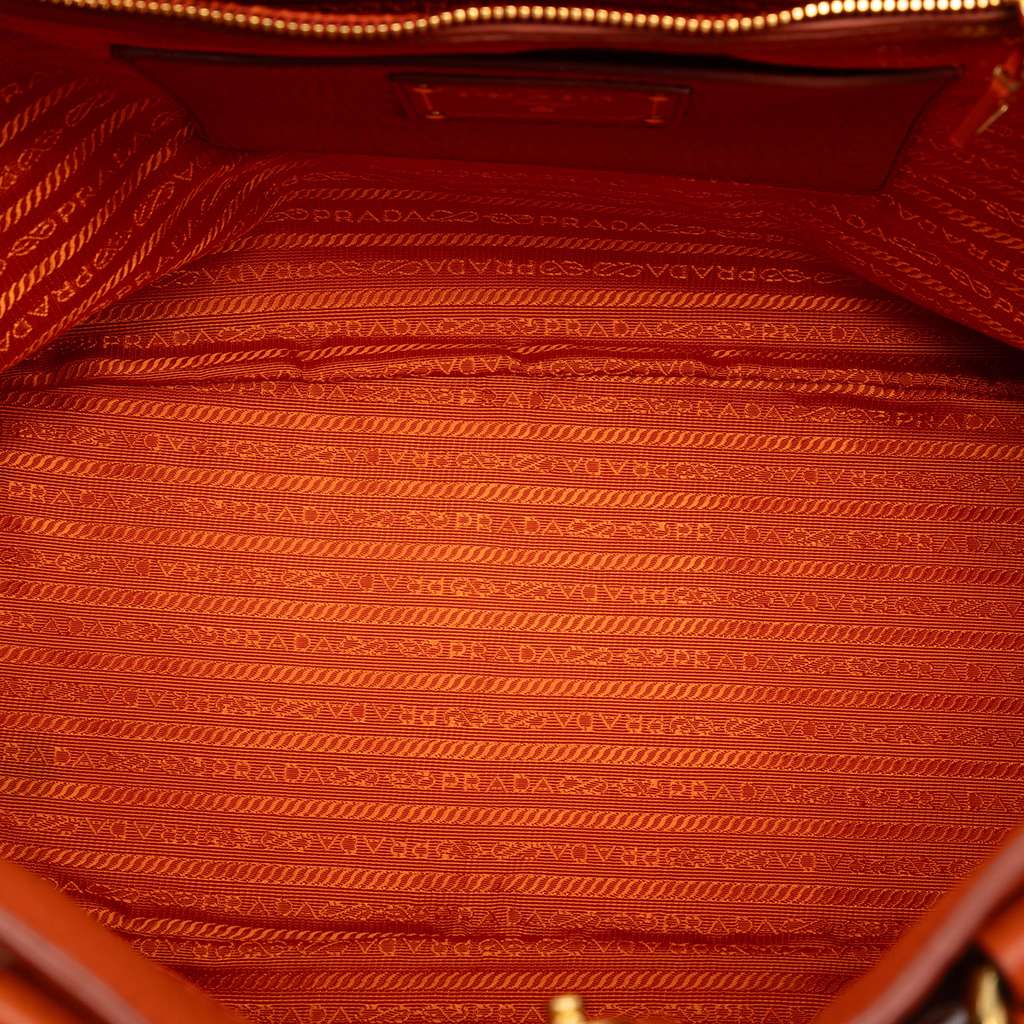 Prada Vitello Daino Open Convertible Tote Orange Leather Good condition - Model View