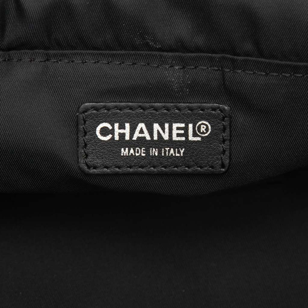 Chanel New Travel Line Nylon Vanity Bag Black Good condition - Box View