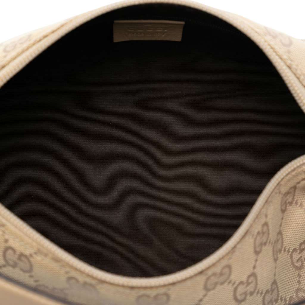 Gucci GG Canvas Shoulder Bag Brown Canvas Good condition - Model View