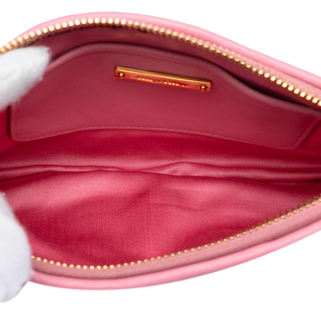 Miu Miu Matelasse Lambskin Leather Clutch Pink Leather Good condition - Model View